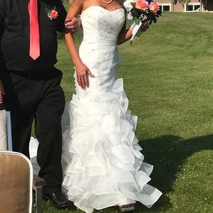 Organza wedding dress, size 4-6